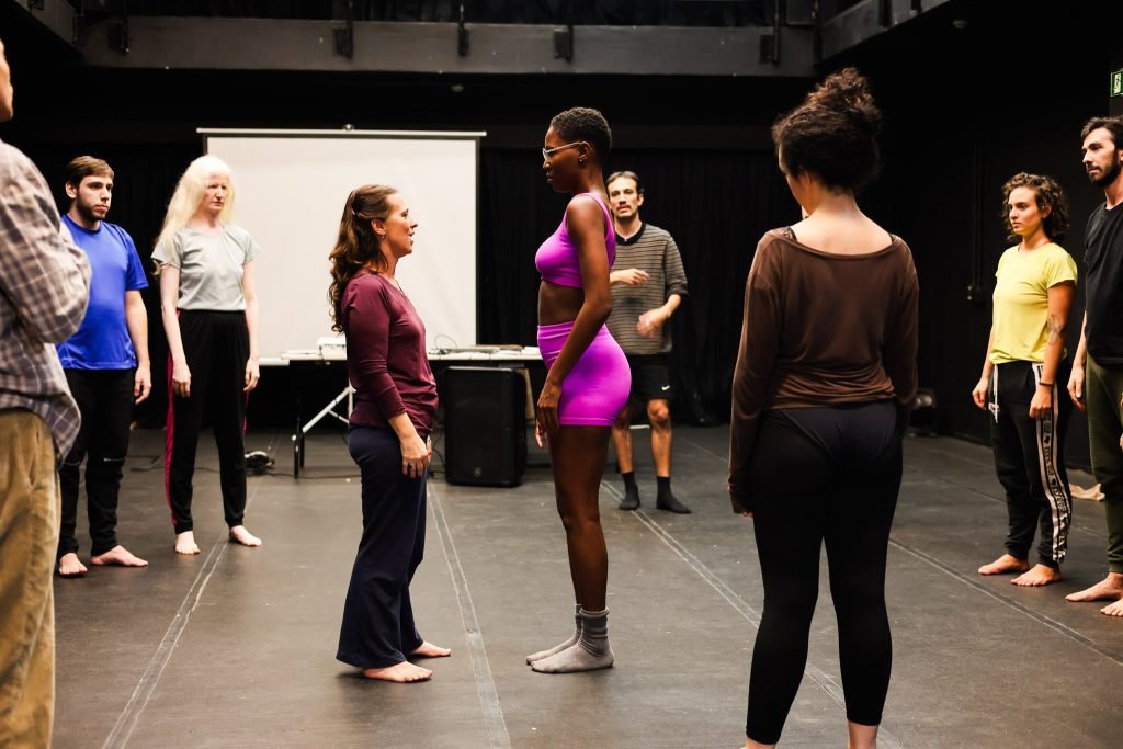 Curso “Dança sem Fronteiras: Movimento e vídeo arte” com Fernanda Amaral, na sede Roosevelt da SP Escola de Teatro. (29/04/2025) | Foto: Clara Silva.