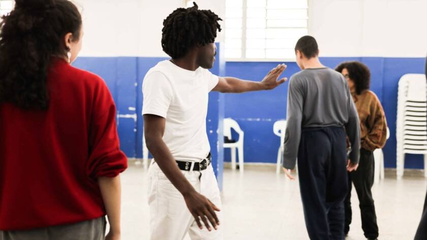 Oficina de teatro na Fundação Casa Juquiá, a partir da contrapartida dos alunos bolsistas do Programa Oportunidades. (29/04/2025). | Foto: Clara Silva.