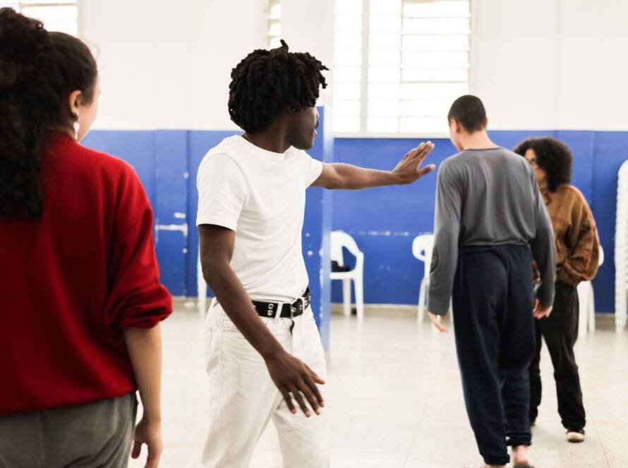 Oficina de teatro na Fundação Casa Juquiá, a partir da contrapartida dos alunos bolsistas do Programa Oportunidades. (29/04/2025). | Foto: Clara Silva.