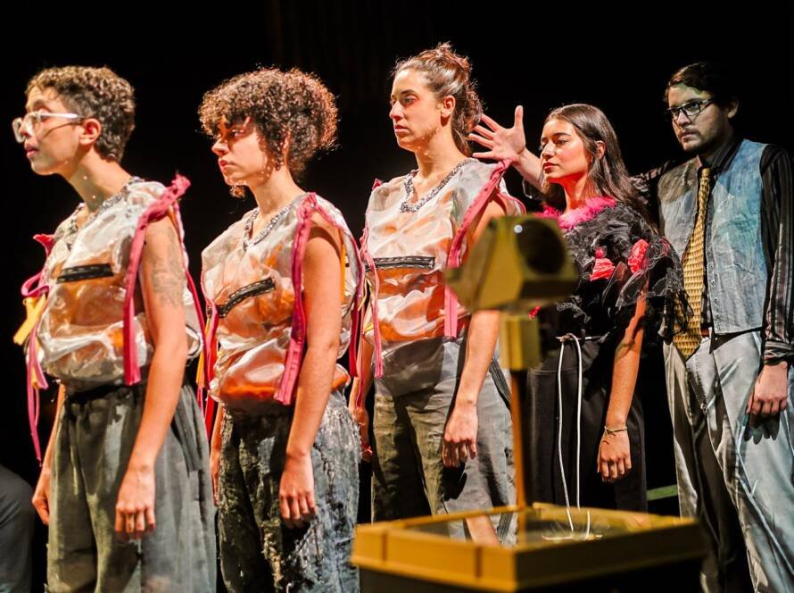 Experimento II do grupo N1 Verde, do primeiro semestre de 2025, na SP Escola de Teatro. | Foto: Clara Silva.