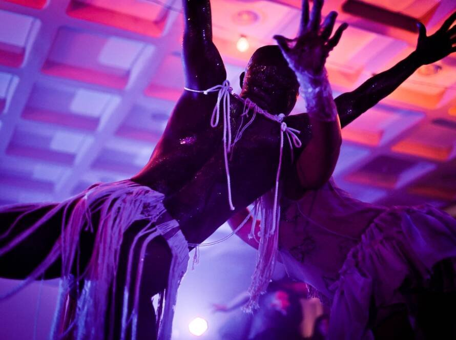 Experimento III do grupo N4 Azul, do segundo semestre de 2025, na SP Escola de Teatro. | Foto: Clara Silva.