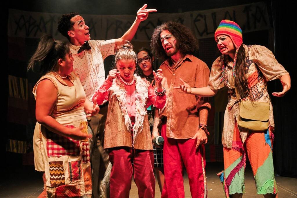 Experimento III do grupo N5 Verde, do segundo semestre de 2025, na SP Escola de Teatro. | Foto: Clara Silva.