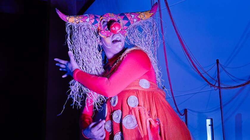 Experimento III do grupo N7 Azul, do segundo semestre de 2025, na SP Escola de Teatro. | Foto: Clara Silva.