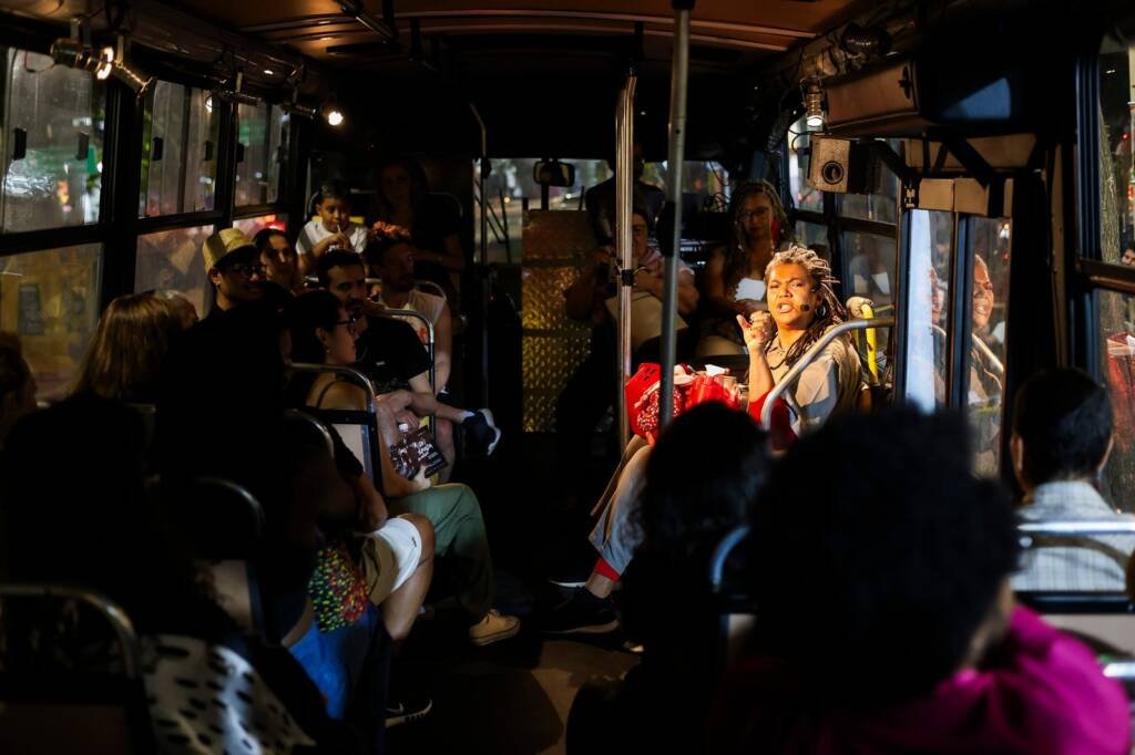 Espetáculo "A (Ré)tomada da palavra ou A mulher que não se vê" na unidade Roosevelt. (22/08/2025) | Foto: Clara Silva