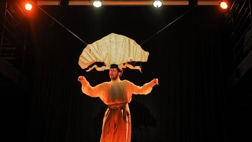 Espetáculo "Entre Borboletas" com direção de Dan Rosseto e atuação de Franz Magnum, na unidade Roosevelt. (05/09/2025) | Foto: Clara Silva