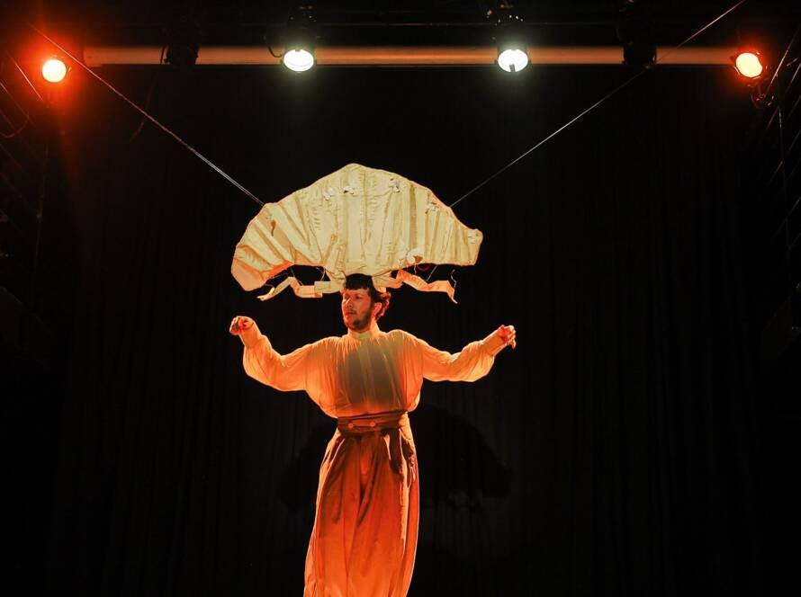 Espetáculo "Entre Borboletas" com direção de Dan Rosseto e atuação de Franz Magnum, na unidade Roosevelt. (05/09/2025) | Foto: Clara Silva