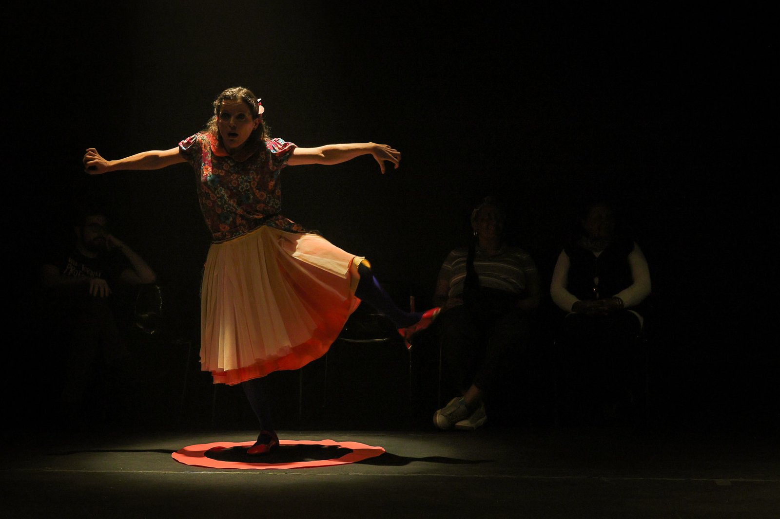 Espetáculo "Mazé! De Onde Vem? Quem É?" da AIVU Teatro, na unidade Roosevelt. (30/08/2025) | Foto: Clara Silva