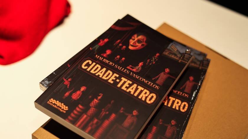 Lançamento do livro “Cidade-Teatro”, de Mauricio Salles Vasconcelos. (23/10/2025) | Foto: Clara Silva.
