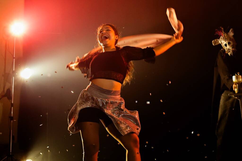 Experimento II do grupo N3 Vermelho, do segundo semestre de 2025, na SP Escola de Teatro. | Foto: Clara Silva.