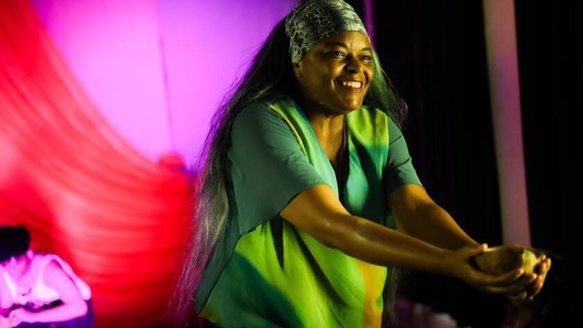 Experimento II do grupo N8 Vermelho, do segundo semestre de 2025, na SP Escola de Teatro. | Foto: Clara Silva.