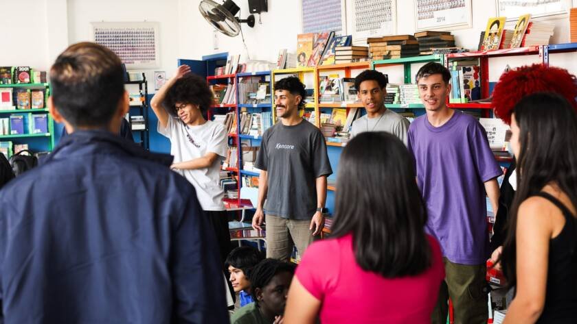 Oficina de Teatro na E. E. Padre Anchieta, a partir da contrapartida dos alunos bolsistas do Programa Oportunidades. (13/10/2025). | Foto: Clara Silva.