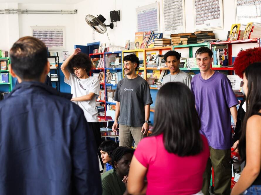 Oficina de Teatro na E. E. Padre Anchieta, a partir da contrapartida dos alunos bolsistas do Programa Oportunidades. (13/10/2025). | Foto: Clara Silva.