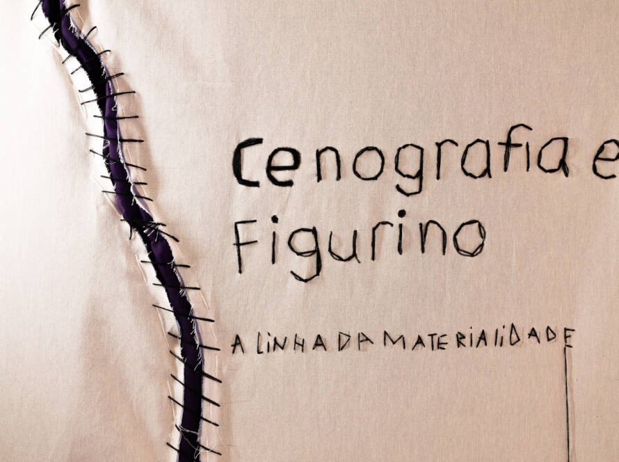 Exposição "A Linha da Materialidade" dos estudantes do curso regular de Cenografia e Figurino. (25/11/2025). | Foto: Clara Silva.