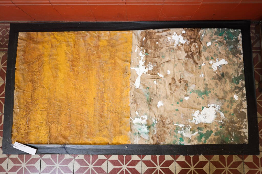 Exposição "A Linha da Materialidade" dos estudantes do curso regular de Cenografia e Figurino. (25/11/2025). | Foto: Clara Silva.