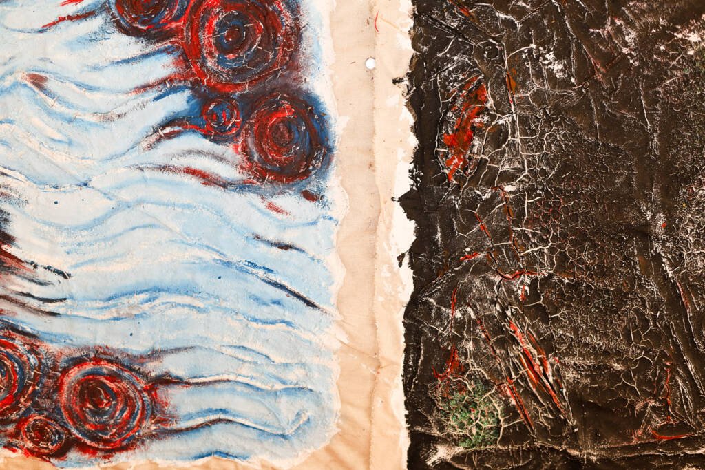 Exposição "A Linha da Materialidade" dos estudantes do curso regular de Cenografia e Figurino. (25/11/2025). | Foto: Clara Silva.