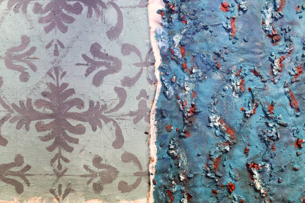 Exposição "A Linha da Materialidade" dos estudantes do curso regular de Cenografia e Figurino. (25/11/2025). | Foto: Clara Silva.