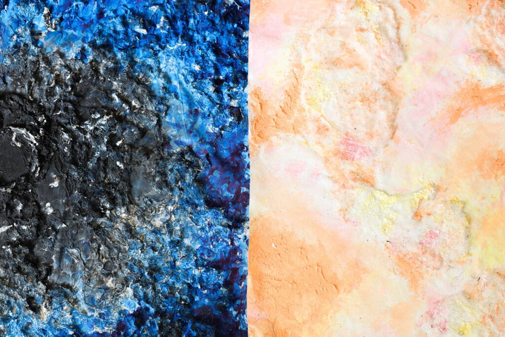 Exposição "A Linha da Materialidade" dos estudantes do curso regular de Cenografia e Figurino. (25/11/2025). | Foto: Clara Silva.