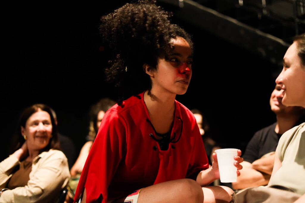 Apresentação do curso regular de Atuação. (12/11/2025). | Foto: Clara Silva