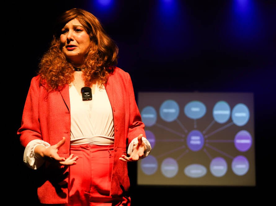 Espetáculo "Dedo Podre" da Cia Agrupamento Andar 7, na sede Roosevelt da SP Escola de Teatro. (28/10/2025). | Foto: Clara Silva