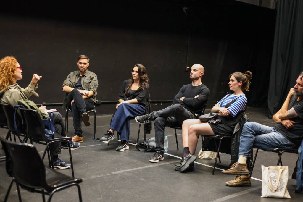 Grupo RAMA em encontro com Janaína Leite, projeto do Ocupa Lab. (19/11/2025). | Foto: Clara Silva.