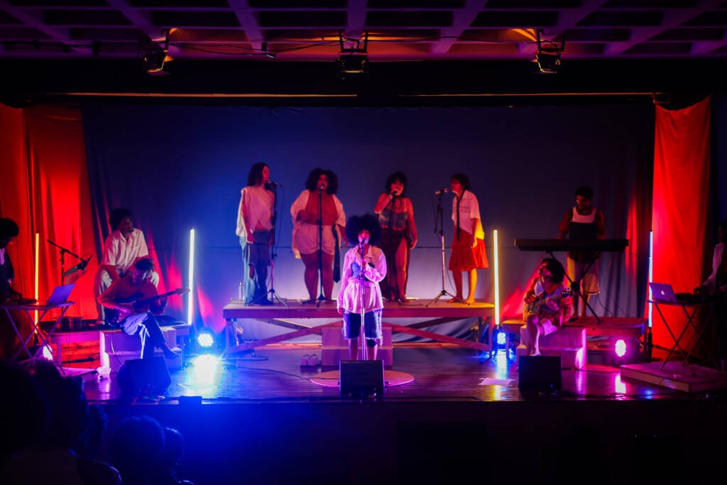 Show da Banda Reticências na Festa do Saci, unidade Brás da SP Escola de Teatro. (07/11/2025). | Foto: Clara Silva