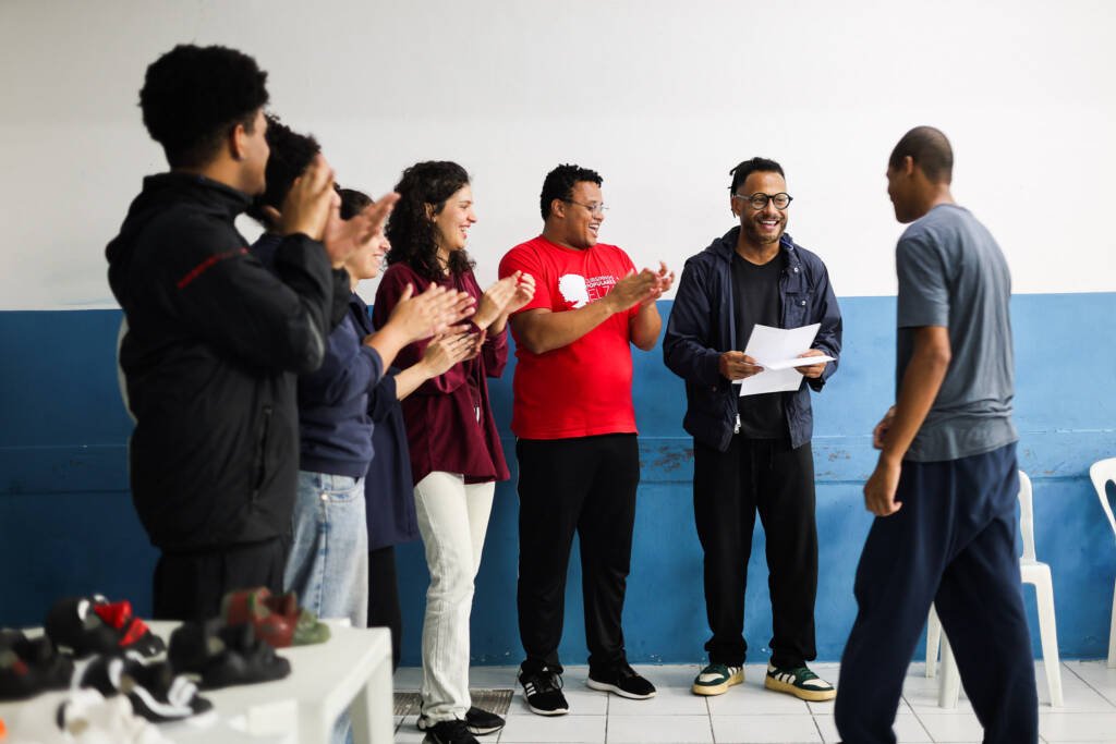 Oficina de teatro na Fundação Casa Rio Tâmisa, a partir da contrapartida dos alunos bolsistas do Programa Oportunidades. (18/11/2025). | Foto: Clara Silva.
