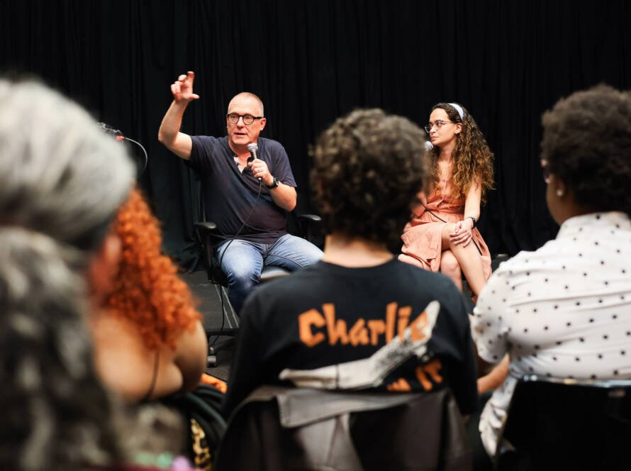 Palestra de Robert Schuster na SP Escola de Teatro. (13/11/2025). | Foto: Clara Silva