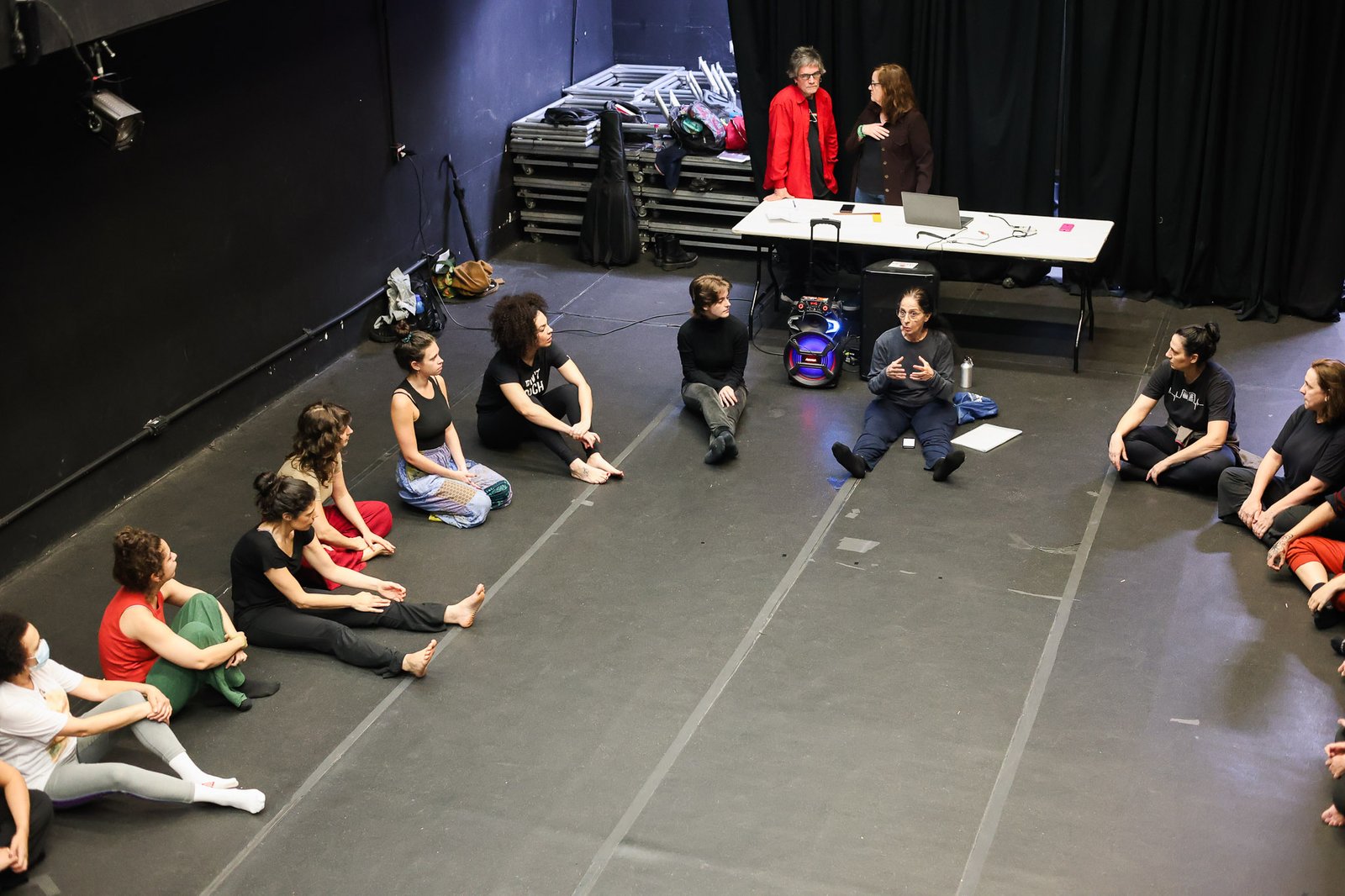 Oficina de Atuação "Projeto Clarice" com grupo Garagem 21, na sede Roosevelt da SP Escola de Teatro. (28/10/2025). | Foto: Clara Silva