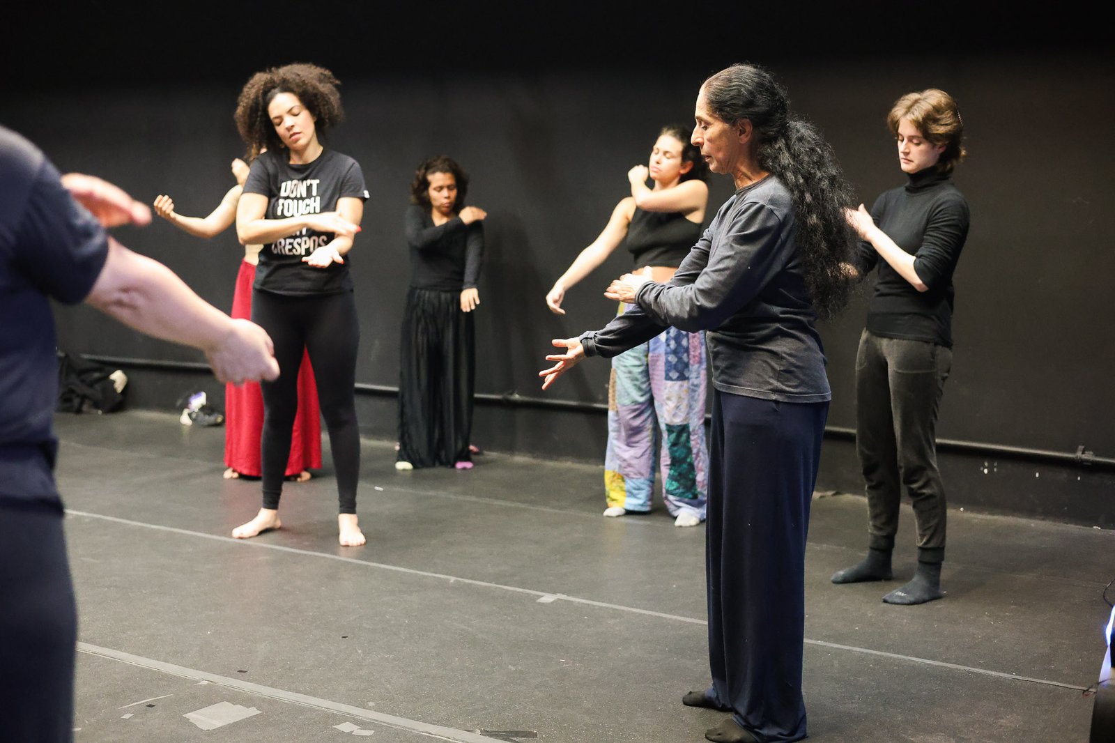 Oficina de Atuação "Projeto Clarice" com grupo Garagem 21, na sede Roosevelt da SP Escola de Teatro. (28/10/2025). | Foto: Clara Silva