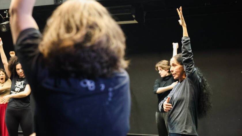 Oficina de Atuação "Projeto Clarice" com grupo Garagem 21, na sede Roosevelt da SP Escola de Teatro. (28/10/2025). | Foto: Clara Silva