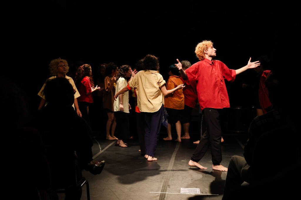 Apresentação de "Quintal" da ELT (Escola Livre de Teatro de Santo André), na SP Escola de Teatro. (18/11/2025) | Foto: Clara Silva