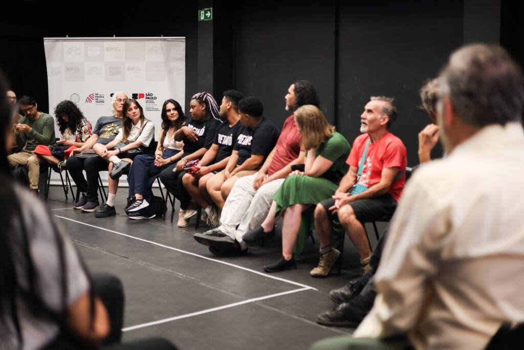 Recepção dos intercambistas do Ocupa Lab na sede Roosevelt da SP Escola de Teatro (17/11/2025). | Foto: Clara Silva.