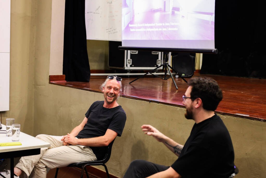 Aula com Till de Lüte, do Freie Buhne Jena, na SP Escola de Teatro. (12/11/2025). | Foto: Clara Silva