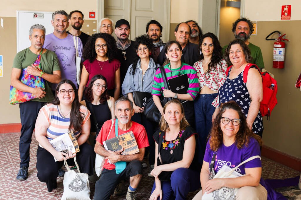 Visita a sede Brás da SP Escola de Teatro e conversa com o cenógrafo J.C. Serroni. (18/11/2025). | Foto: Clara Silva.