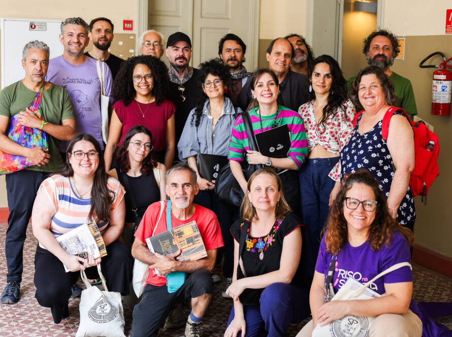 Visita a sede Brás da SP Escola de Teatro e conversa com o cenógrafo J.C. Serroni. (18/11/2025). | Foto: Clara Silva.