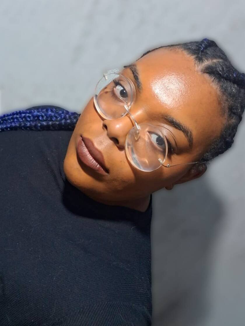 YAZ (Yasmin Lloyde Gonçalves)