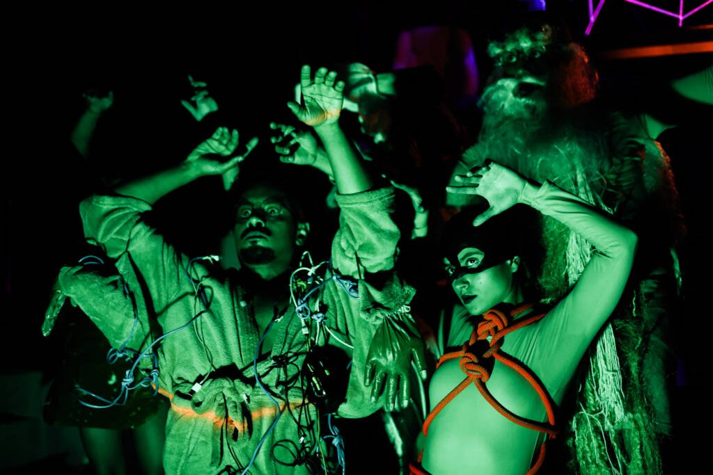 Experimento III do grupo N4 Amarelo, do segundo semestre de 2025, na SP Escola de Teatro. | Foto: Clara Silva.