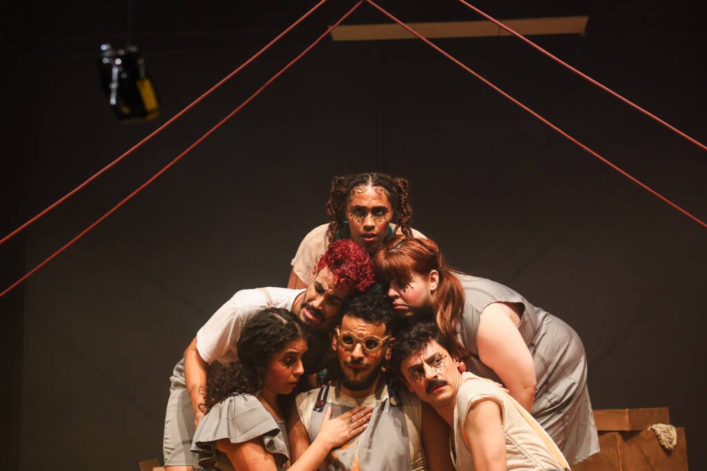 Experimento III do grupo N5 Amarelo, do segundo semestre de 2025, na SP Escola de Teatro. | Foto: Clara Silva.