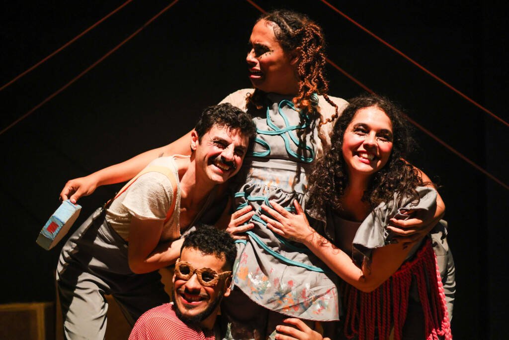 Experimento III do grupo N5 Amarelo, do segundo semestre de 2025, na SP Escola de Teatro. | Foto: Clara Silva.