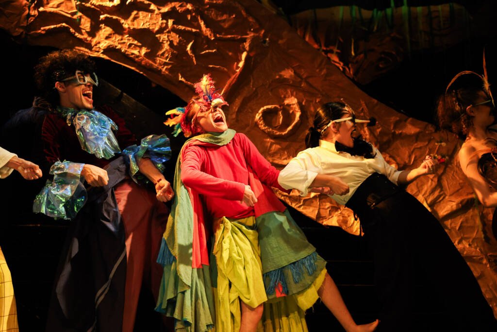 Experimento III do grupo N6 Amarelo, do segundo semestre de 2025, na SP Escola de Teatro. | Foto: Clara Silva.