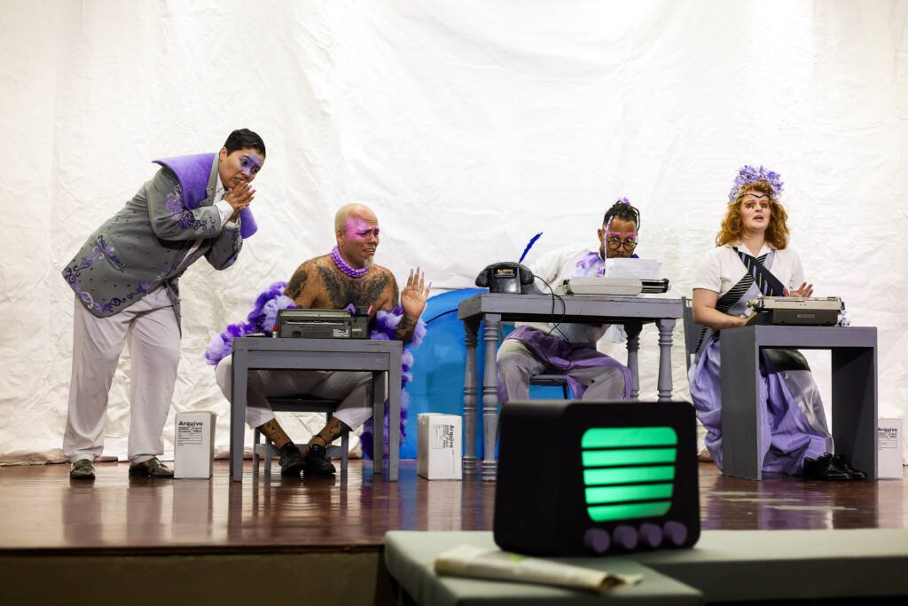 Experimento III do grupo N6 Vermelho, do segundo semestre de 2025, na SP Escola de Teatro. | Foto: Clara Silva.