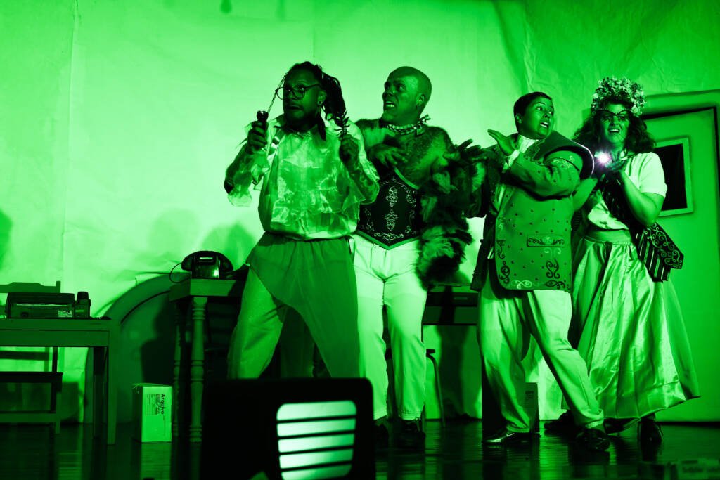 Experimento III do grupo N6 Vermelho, do segundo semestre de 2025, na SP Escola de Teatro. | Foto: Clara Silva.