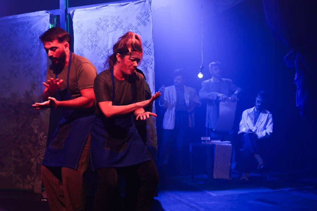 Experimento III do grupo N7 Amarelo, do segundo semestre de 2025, na SP Escola de Teatro. | Foto: Clara Silva.