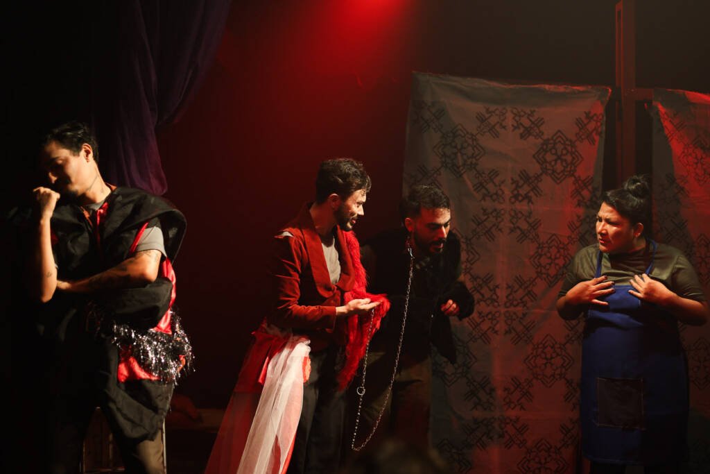 Experimento III do grupo N7 Amarelo, do segundo semestre de 2025, na SP Escola de Teatro. | Foto: Clara Silva.