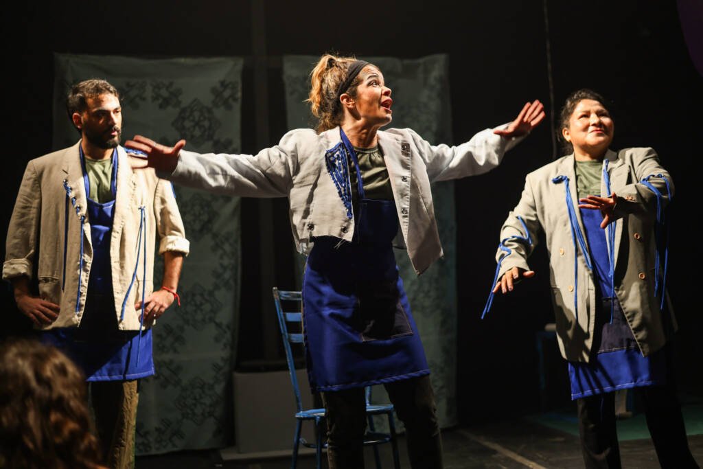 Experimento III do grupo N7 Amarelo, do segundo semestre de 2025, na SP Escola de Teatro. | Foto: Clara Silva.