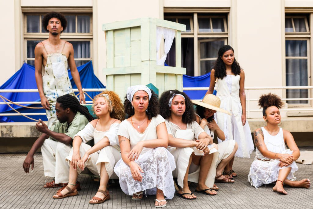 Experimento III do grupo N7 Vermelho, do segundo semestre de 2025, na SP Escola de Teatro. | Foto: Clara Silva.