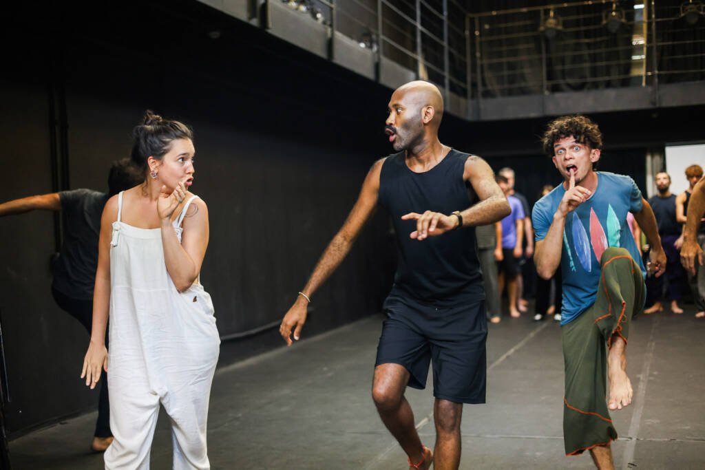 Oficina gratuita de Extensão Cultural de circo “Introdução à Commedia Dell’Arte” com Daniel Granieri, na sede Roosevelt da SP Escola de Teatro. (24/02/2026) | Foto: Clara Silva.