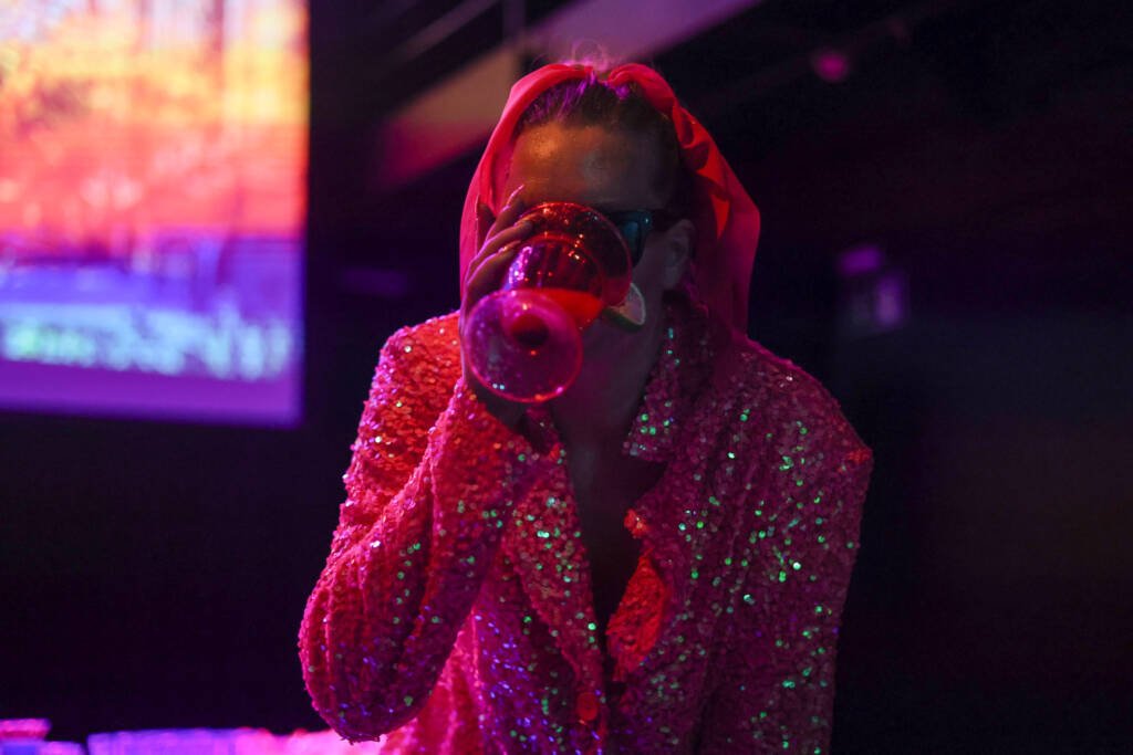 Performance internacional “Cocktail” de Carima Neusser. (20/02/2026) | Foto: Clara Silva.