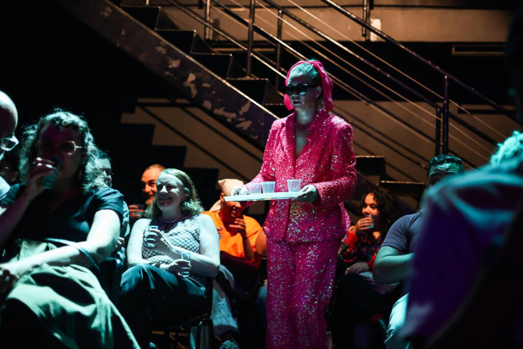 Performance internacional “Cocktail” de Carima Neusser. (20/02/2026) | Foto: Clara Silva.