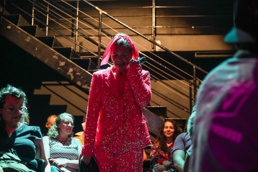 Performance internacional “Cocktail” de Carima Neusser. (20/02/2026) | Foto: Clara Silva.